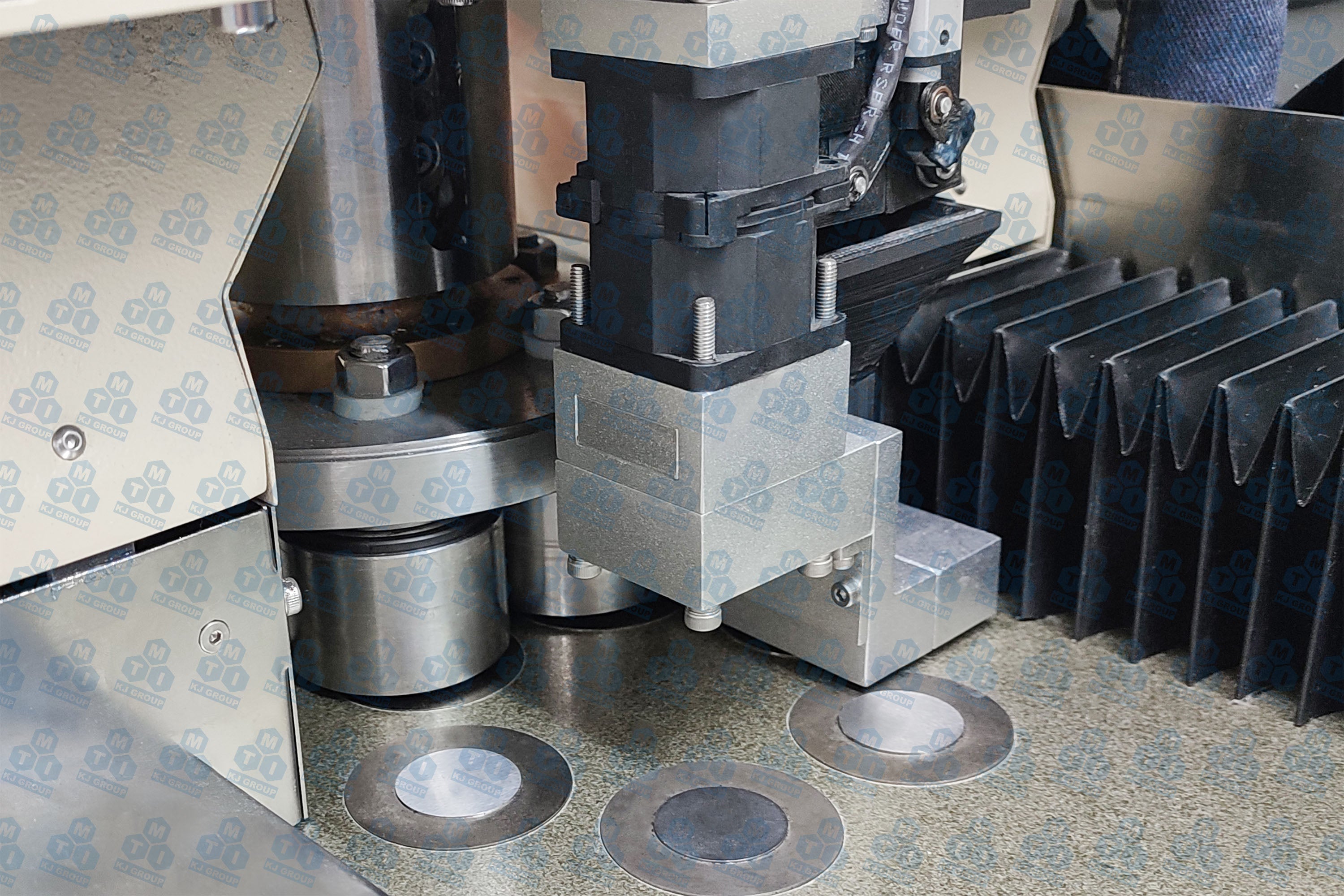 Automated Lapping and Polishing Station with Hot Sample Mounting  - UNIPOL-1210M